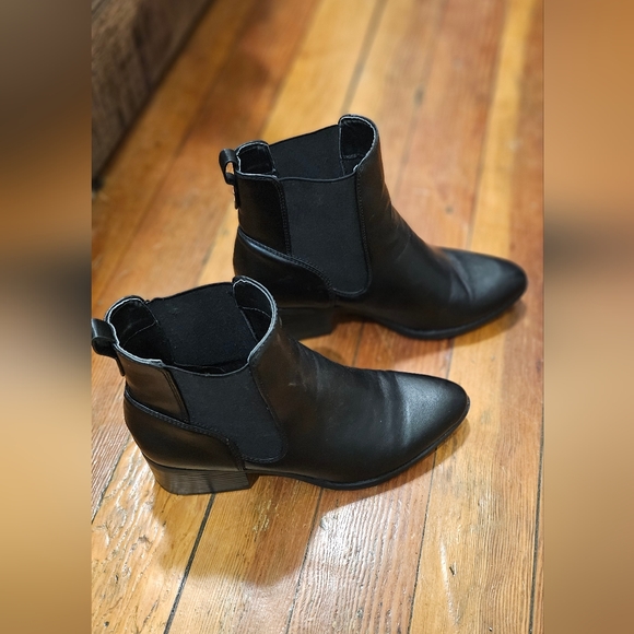 Black Vegan Leather Boot - Picture 4 of 11